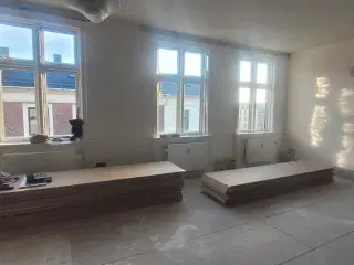 1.000,kr for 35 FLOOR GYPSUMBOARDS- 'GYPROC GG 13'