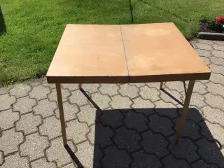 Campingbord i træ - retro