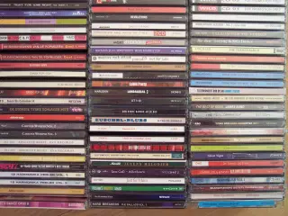 500 OPSAMLINGS-CDer sælges stykvis….              