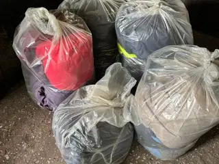 4 sække blandet dækner 