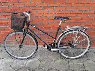 4 cykler sælges. 