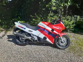 Byd!! Honda CBR 1000 F