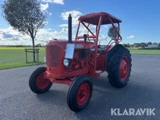 Veteran traktor Nuffield 342