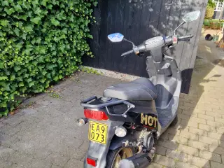 MotoCR Hot50 SP Scooter