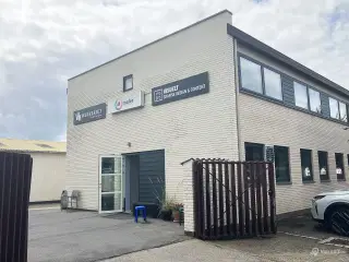 KONTORPLADS eller EGET KONTOR i WERKERIET