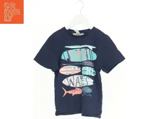 Børne T-shirt med surfboard print fra H&M (str. 128)