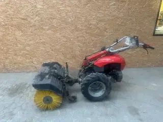 Nibbi MAK 17 med kost