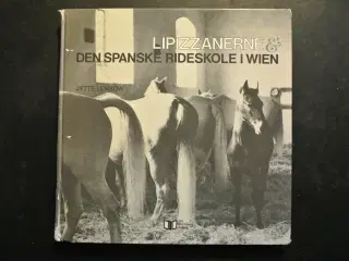 lipizzanerne. den spanske rideskole i wien, af jyt