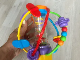babylegetøj.     