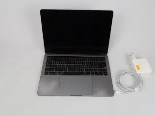 Apple MacBook Pro 13" IPS i7-8569