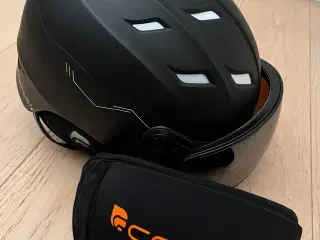 Kvalitets skihjelm fra Cairn, med visir