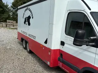 Salgsvogn til kød med stor salgsdisk