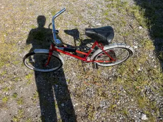 Retro rød børnecykel med ringklokke i 17 tommer