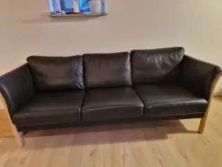 Skalma sort sofa i okselæder