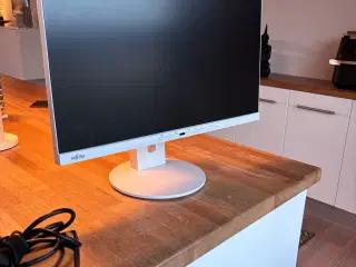 Fujitsu skærm i flot stand