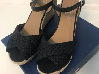Sandaler med kilehæl