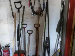 Diverse haveredskaber