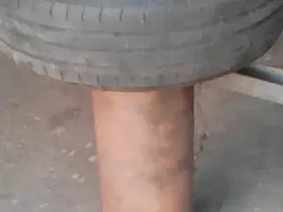 stander til af og påmontering af dæk