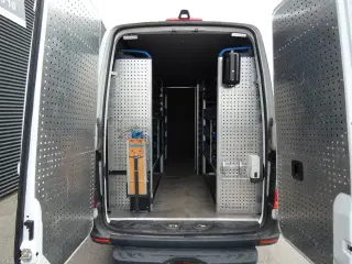 Mercedes-Benz Sprinter 316 2,1 CDI A2 H2 RWD 163HK Van 6g