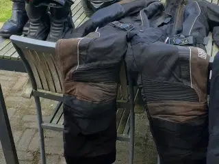 Mc tøj