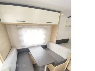 2025 - Caravelair ALBA 400 DK EDITION    Letvægteren der kan trækkes af Hybrid / batteri biler kan vejes op til 1.300 kg