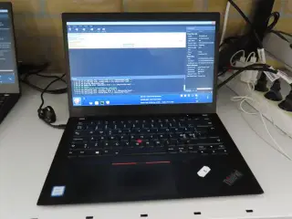 Bærbar computer LENOVO T490s