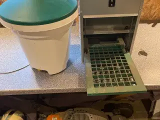 Foder og vand automat til høns