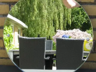 Rundt facetslebet spejl sælges
