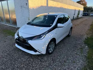 Toyota Aygo 1,0 VVT-i x-black II