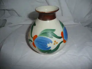 råhvid bemalet glas vase