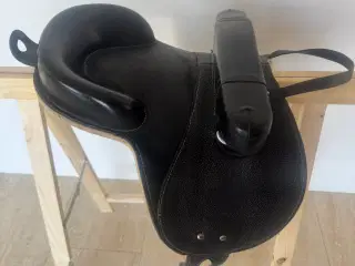 Norton Deluxe ponypude