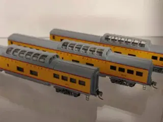 MicroTrains. Union Pacific Dome passager vogne. Z.