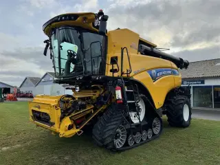 New Holland CR10.90 34" Traks 4WD