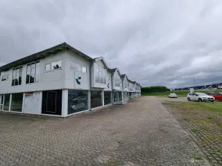 Lyst butikslokale tæt ved Viborg Storcenter - i alt ca. 331 kvm