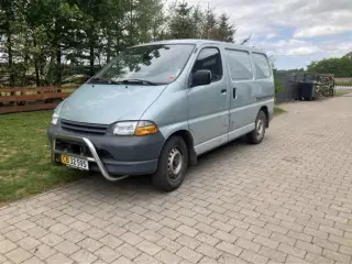 Toyota Hiace 