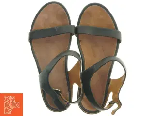 Brugte sorte dame sandaler (str. 39 )