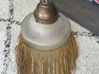 Gammel loftlampe med perler