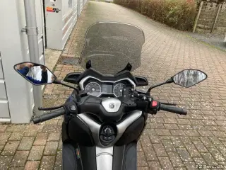 Yamaha X-Max 300