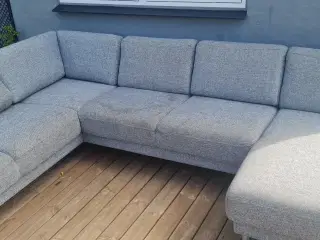 Grå stor sofa