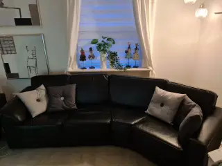 Sofa, lænestol og fodskammel i ægte læder