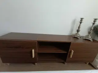 Flot tvbord med 3 væg moduler 