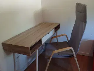 Skrivebord med lænestole