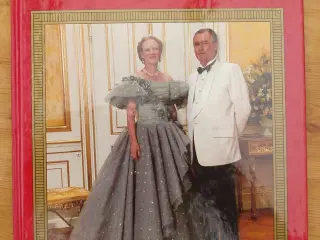 Kongehuset i tekst og billeder