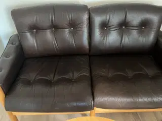 Brun 2 personers lædersofa