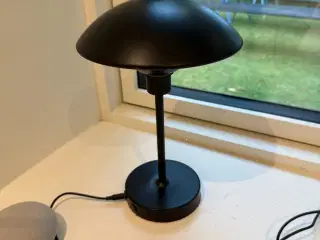 Lampe i sort 