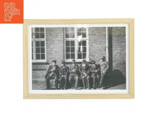Indrammet sort-hvid fotografi fra Nielsen (str. 21x29,7 cm)
