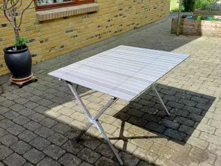 Campingbord sammenklappelig. Alu.