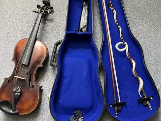 Ældre violin med kasse