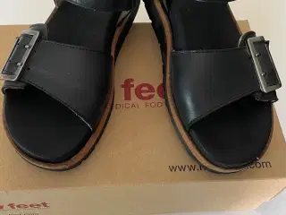 New feet Sandaler