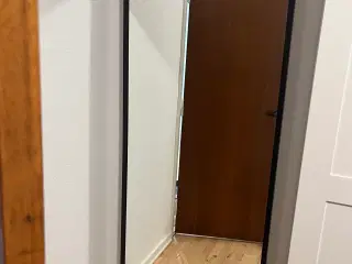 Sort Ikea spejl